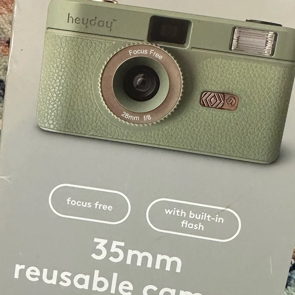 New Sage Green Reusable Camera Heyday 35MM Camera Built-in Flash Film Camera NIB